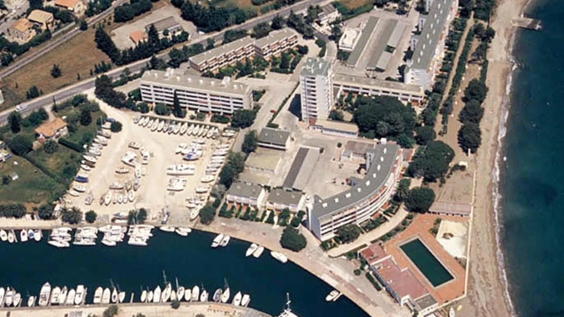 公寓 Studio Climatise En Bord De Mer Avec Parking A Hyeres - Fr-1-335-204 法国